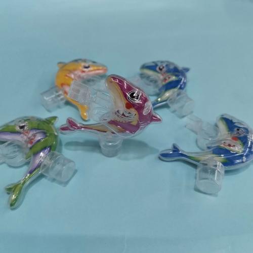 鯊魚口哨裝糖玩具 讓孩子運(yùn)動(dòng)加油與趣味驚喜合二為一